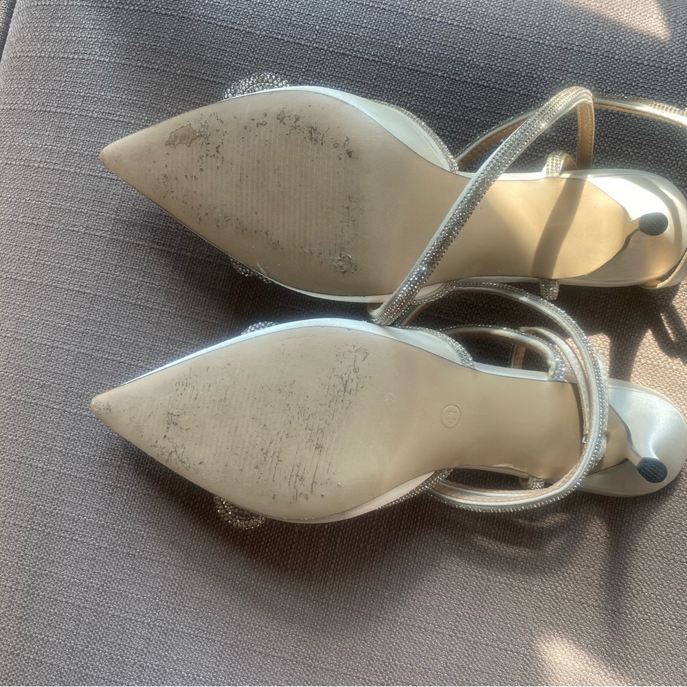 Satin high heel, double bow rhinestone heel. Great for engagement, wedding, etc - Picture 6 of 8